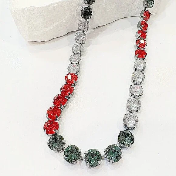 NWT "Winter Jewel" Collection Red Green White Crystal Tennis Cup Chain Necklace - Picture 5 of 5